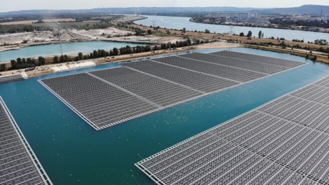 PV-panels-floating-on-water