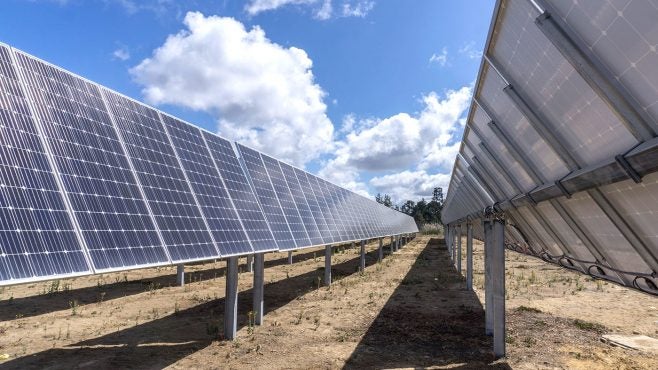 solar-farm-California-US