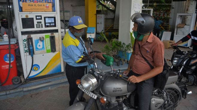motorcycle-petrol-station-India