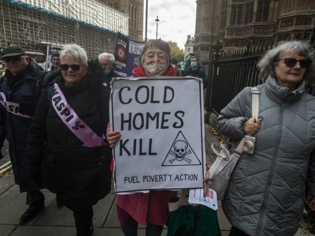demonstrators-energy-Downing-Street