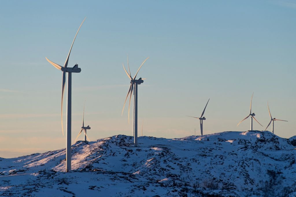 Ветряные турбины ветряной электростанции Storheia, одного из крупнейших в Европе наземных ветропарков, в муниципалитете Афьорд, Норвегия.
