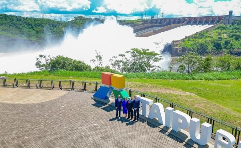 Lula and Benitez visit Itaipu dam in early 2023.